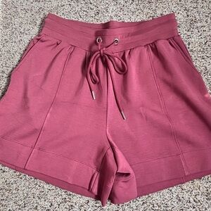 Lou & Grey Women's Mauve Athletic Shorts